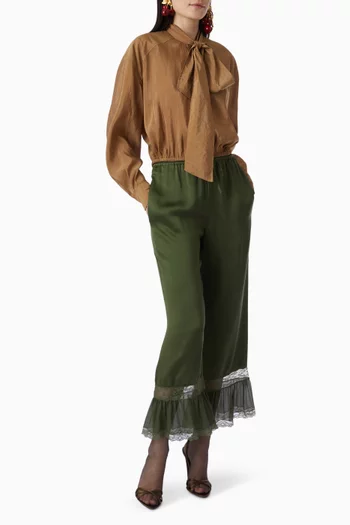 بلوزة برباط عند الرقبة تفتا