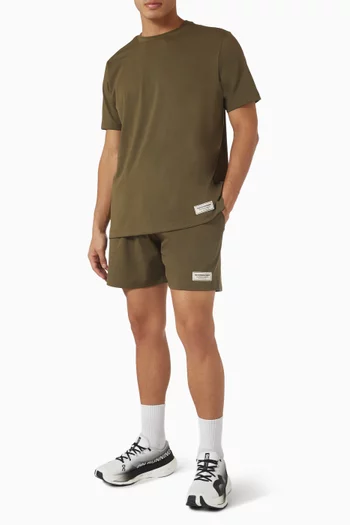 شورت بقصة عادية بحياكة داخلية 6 بوصة قماش سوفتسكين معاد تدويره