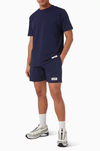 شورت بقصة عادية بحياكة داخلية 6 بوصة قماش سوفتسكين معاد تدويره