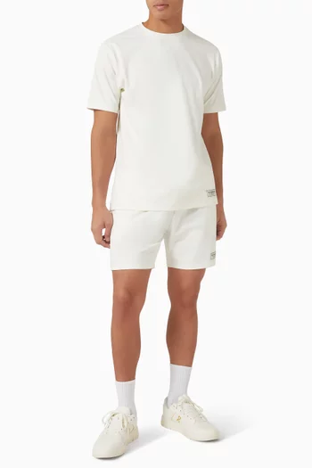 شورت بقصة عادية بحياكة داخلية 6 بوصة قماش سوفتسكين معاد تدويره