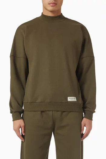 سويت شيرت فضفاض بياقة عالية وطبعة مقوسة