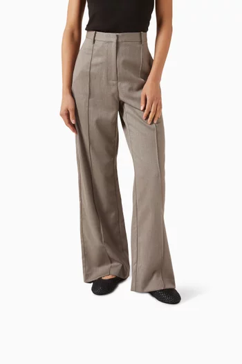 حذاء باليرينا بتصميم متشابك وكعب مسطح جلد