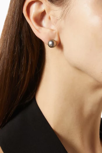 Akila Keshi Pearl Stud Earrings in 18kt Gold