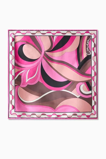 وشاح للرأس بنقشة