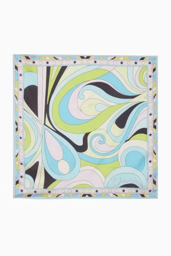 وشاح للرأس بنقشة