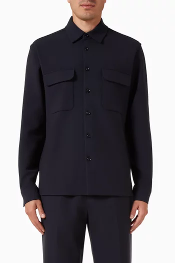 قميص بجيب خارجي