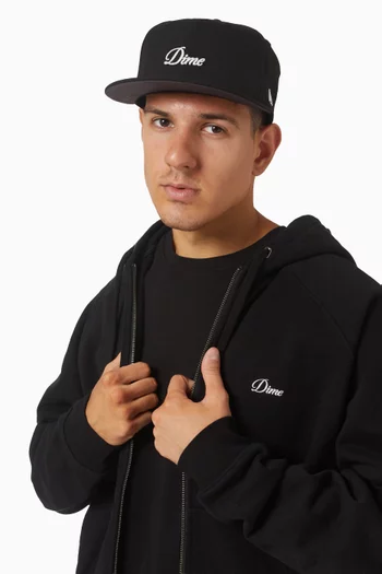 كاب بشعار الماركة بخط يدوي صوف 