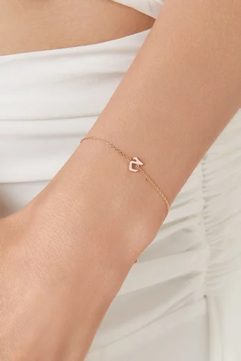 سوار بحلية على شكل حرف ح مطلية بالمينا ذهب عيار 18