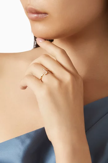 خاتم بحلية مطلية بالمينا بتصميم حرف "ل" ذهب عيار 18