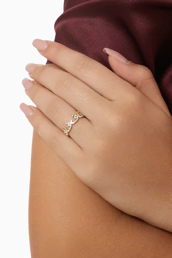 خاتم بحلي بشكل حروف "ف" مطلية بالمينا ذهب عيار 18