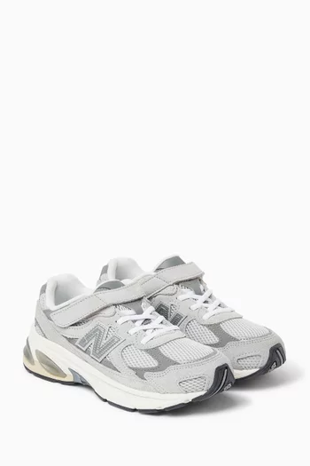 سنيكرز 2010 بأربطة