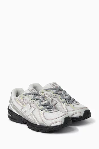 سنيكرز 740 برباط قماش شبكي