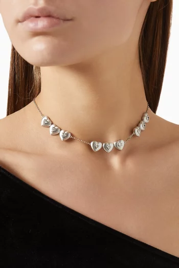 قلادة بدلايات على شكل قلب مرصعة بالماس ذهب أبيض عيار 18