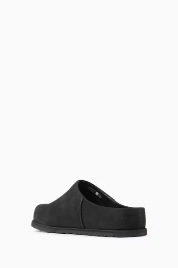 Otzo Clogs in Suede