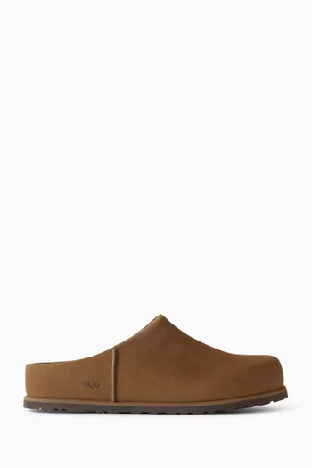 Otzo Clogs in Suede