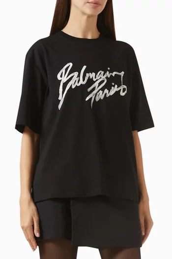 تي شيرت بقصة مربعة وطبعة شعار الماركة قطن جيرسيه