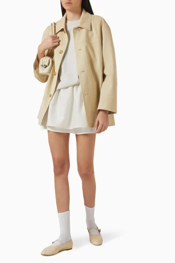 تنورة قصيرة بطبقات متعددة