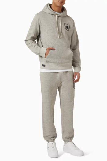 كنزة بغطاء رأس وطبعة