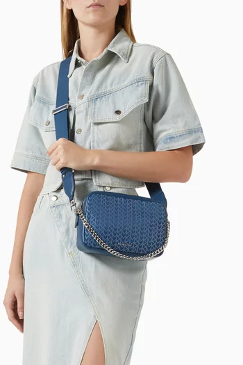 حقيبة كروس براينت متوسطة جاكار بشعار الماركة