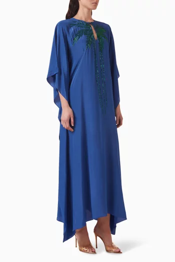 قفطان بتطريزات يدوية