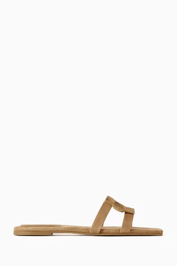 حذاء مفتوح بشعار الماركة شمواه