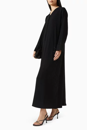 عباية بتصميم فراشة مطرزة بالخرز