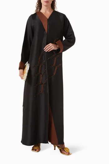 عباية مطرزة بالخرز