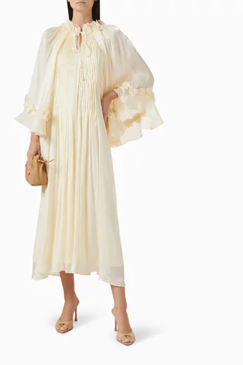 فستان متوسط الطول بكشكش