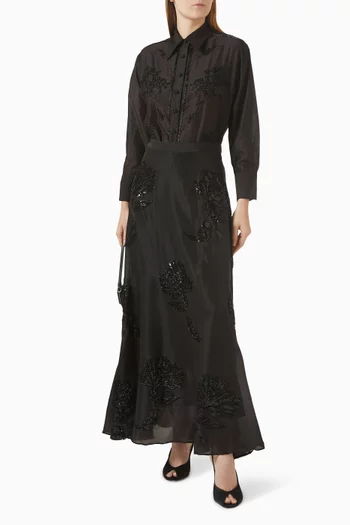 قميص مزين بتطريزات بأحجار الراين