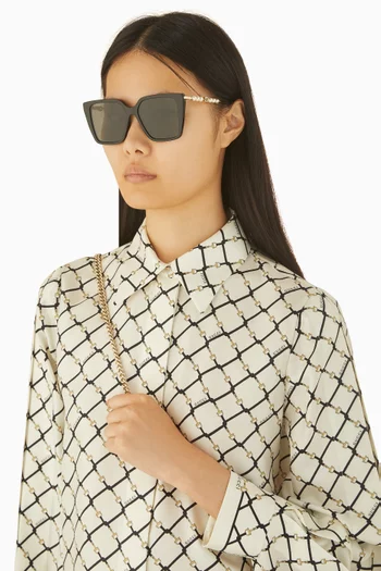 نظارة شمسية بتصميم مربع وإطار أسيتات ومعدن