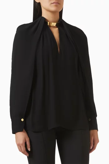 بلوزة بحلية معدنية عند فتحة الرقبة جورجيت