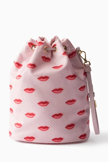 حقيبة بنقشة ورباط تضييق نايلون معاد تدويره