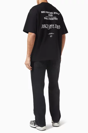 تي شيرت بشعار الماركة قطن