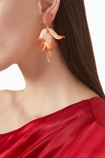 أقراط متدلية بمشبك وتصميم بتلات نحاس بلون ذهبي