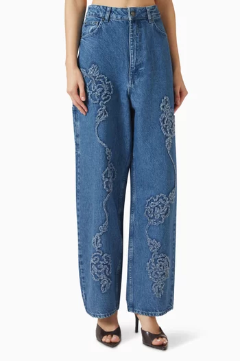 بنطال جينز بقصة بويفريند دينم