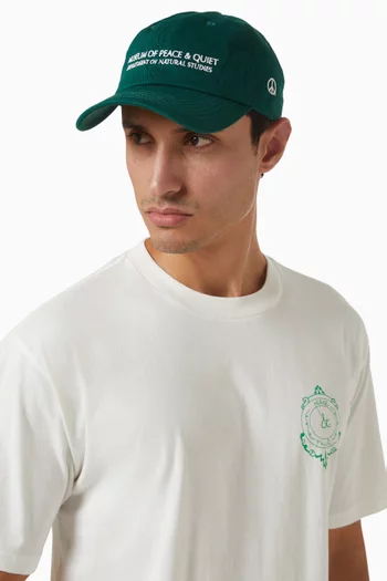 كاب بعبارة Natural Studies قنب