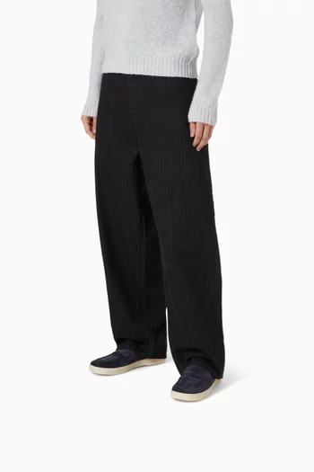 حذاء سهل الارتداء بشعار الماركة شمواه