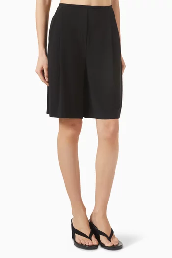 شورت برمودا بطيّات بوليستر وليكرا