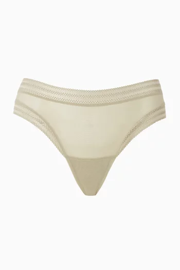 سروال تحتي بقصة برازيلية