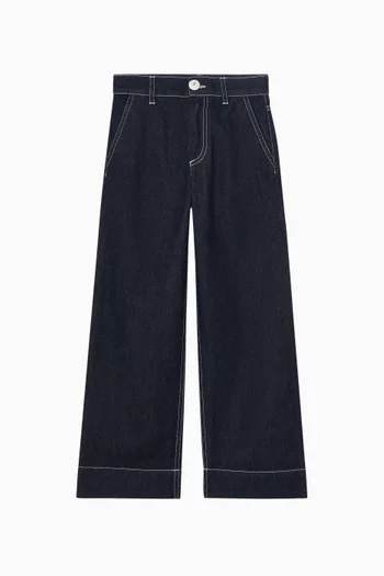 بنطال جينز بقصة واسعة