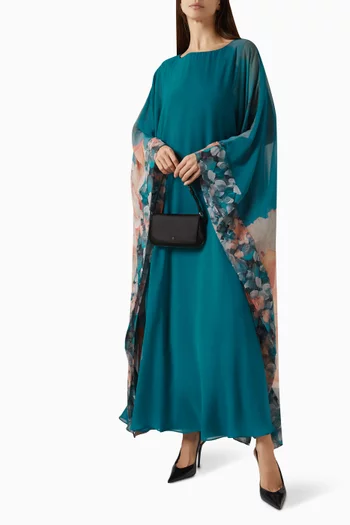 قفطان فراشة مزين بنقشة شيفون