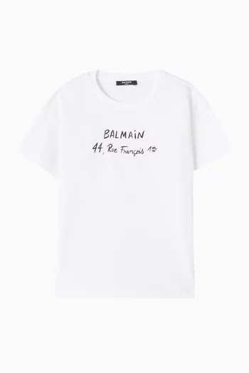 تي شيرت بطبعة شعار الماركة قطن