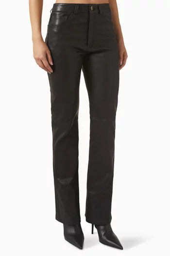 بنطال بقصة واسعة جلد