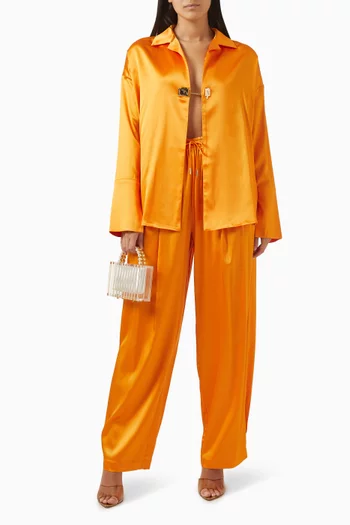 بلوزة اليسيا مزينة بالحلي ستان