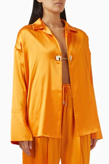 بلوزة اليسيا مزينة بالحلي ستان