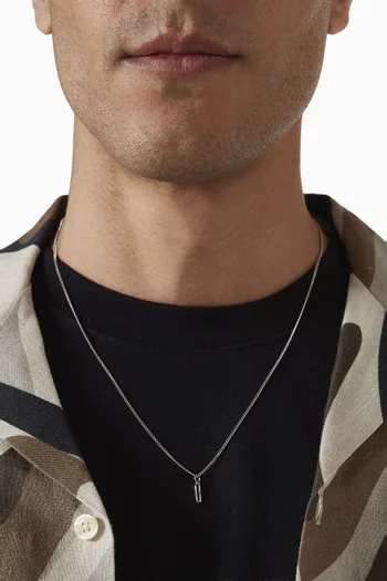 قلادة طوطم مرصعة بحجر أونيكس فضة إسترلينية