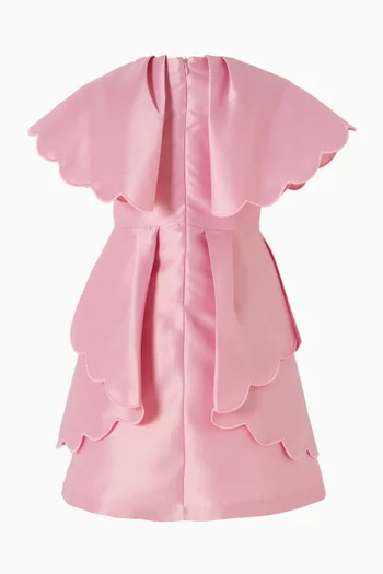 فستان بعقد وحافة صدفية الشكل