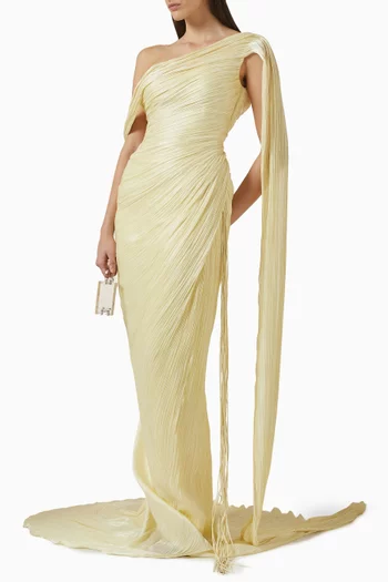 فستان طويل بأكتاف مكشوفة