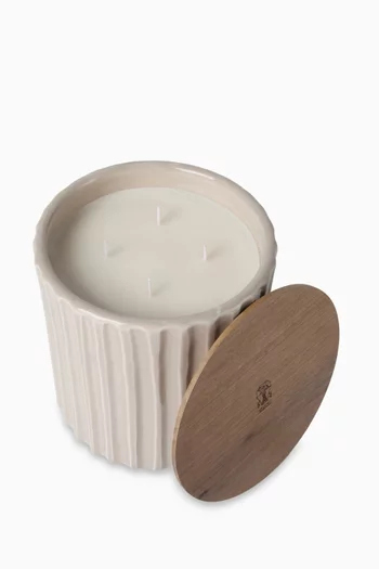 شمعة كبيرة بغطاء من خشب الجوز