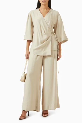 بنطال بقصة ساق واسعة